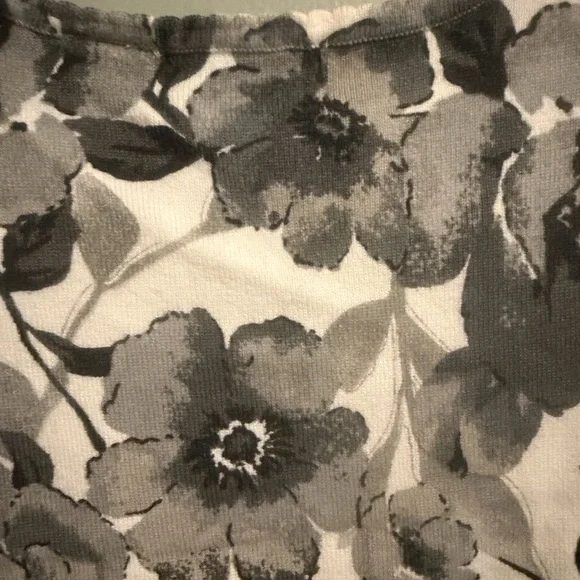 Alfred Dunner Gray Floral Embellished/ sequined long sleeve Sweater PL - Picture 6 of 8